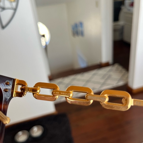 Authentic Oversized Louis Vuitton sunglasses - Picture 3 of 3